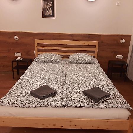 Ferienwohnung Apartman Vorosmarty Budapest Exterior foto