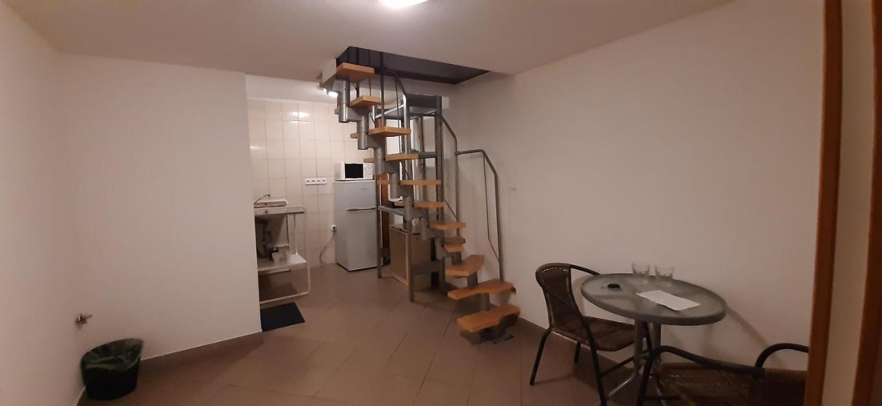 Ferienwohnung Apartman Vorosmarty Budapest Exterior foto