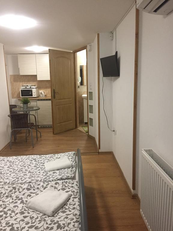 Ferienwohnung Apartman Vorosmarty Budapest Exterior foto